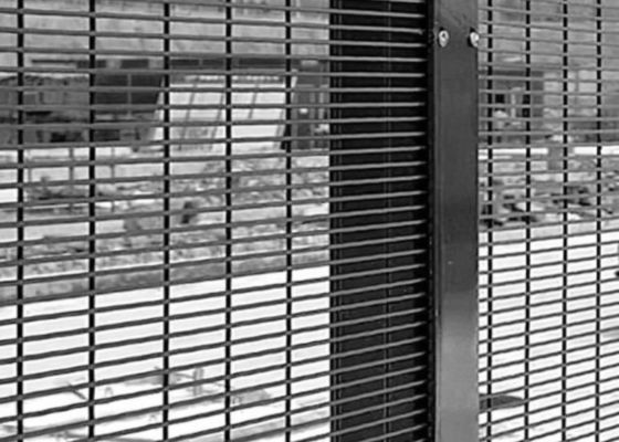 Geschweißte Drahtgitterplatten mit quadratischen Löchern, schwarz, für Schulen, einfache Installation