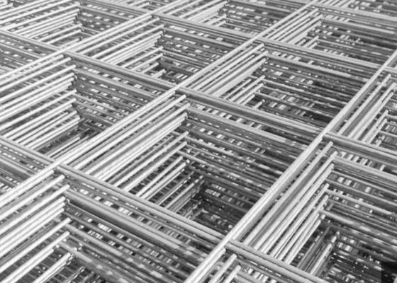 Verzinktes Stahl 1.0 mm geschweißte Drahtnetzplatten mit 50x50 mm Lochgröße für eine einfache Installation