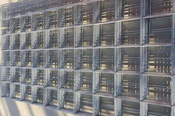 Q195 Schweißdrahtnetzplatten aus kohlenstoffarmem Stahl mit quadratischer oder rechteckiger Lochform