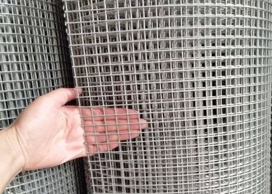 15 m 20 m 30 m aus Edelstahl geschweißtes Drahtnetz als Geflügelkäfig oder Zaun verwendet