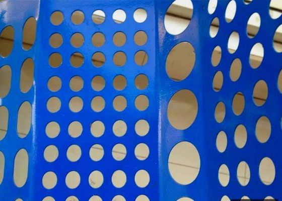 Perforiertes Metallnetz mit individuellen Löcherformen und Oberflächenbehandlungen
