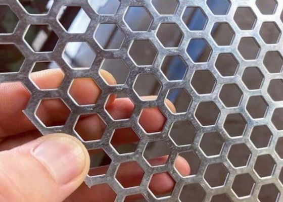 Farbenfrohe PVC-Beschichtung Perforierter Aluminiumblech für Außenwanddekoration
