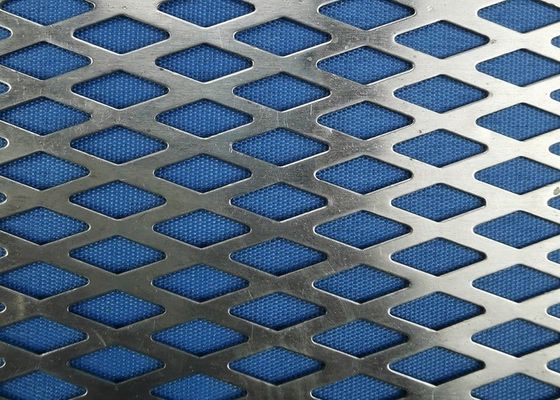 Perforierte Mesh-Panels mit Farb- und Beschichtungsmöglichkeiten