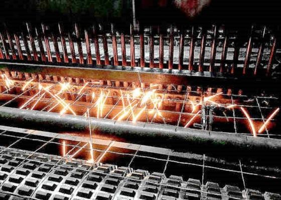 Rostbeständige Verzinkte Oberfläche Schweißdrahtzaunrollen 1,5 mm Durchmesser