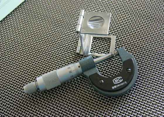 Anpassung Filterdrahtnetz 50-500 Mikron mit Schneidservice