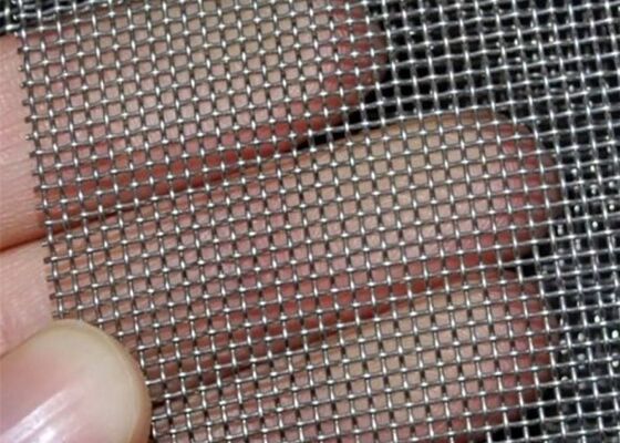 12x12 Gitter aus hochkohlenstoffhaltigem Stahl, rechteckig, entwickelt für außergewöhnliche Festigkeit und Stabilität in industriellen Anwendungen