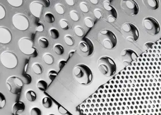 Zugfestigkeit 250 bis 550 MPa Perforierte Metallplatten Anpassung auf Anfrage und vielseitige Option für mehrere industrielle Anwendungen