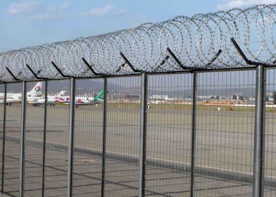 4.0m 5.2m überzogener Plastikdraht Mesh Panels Airport Security Mesh, der Platten einzäunt