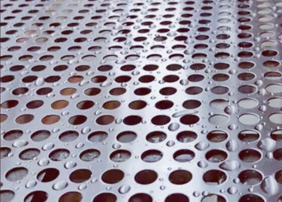 Zugfestigkeit 250 bis 550 MPa Perforierte Metallplatten Anpassung auf Anfrage und vielseitige Option für mehrere industrielle Anwendungen